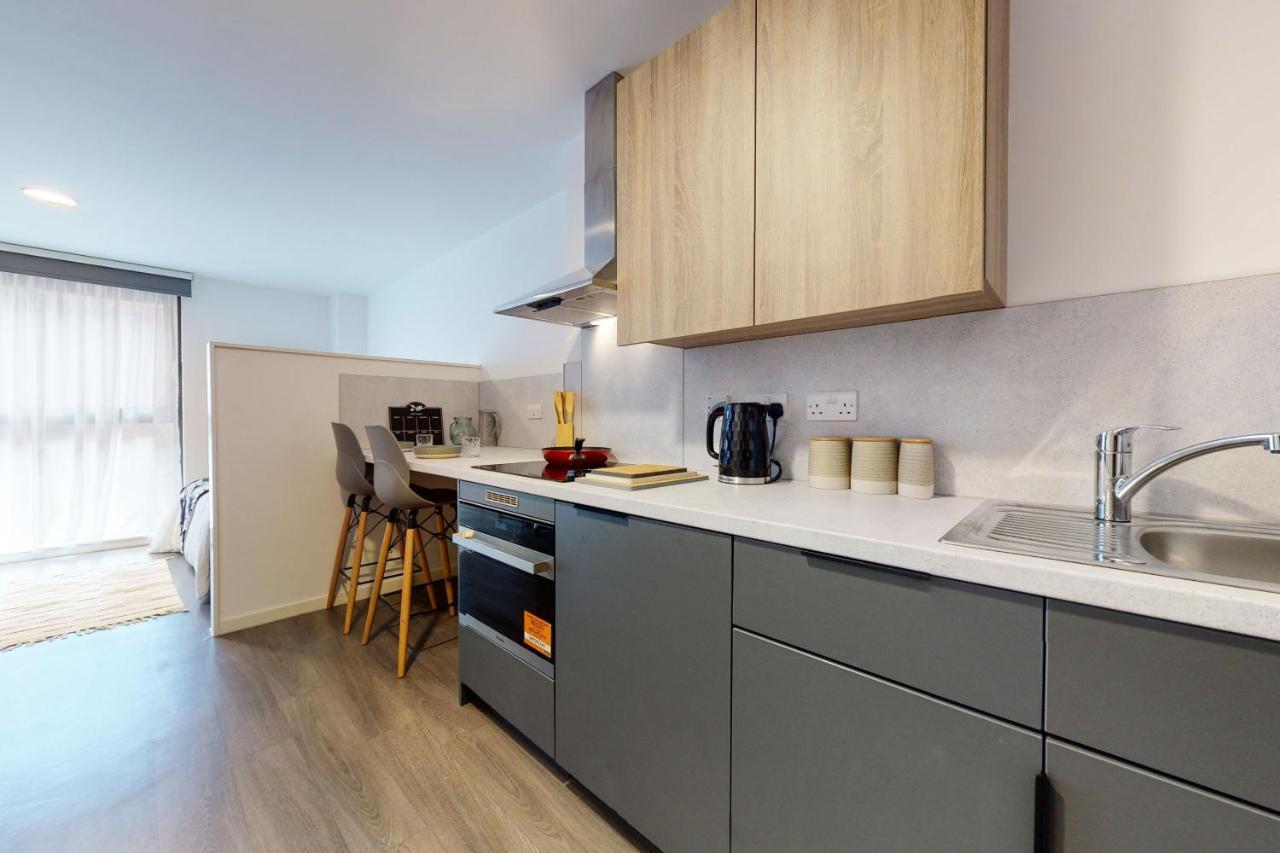 Private Bedrooms With Shared Kitchen, Studios And Apartments At Canvas Glasgow Near The City Centre For Students Only Exterior photo